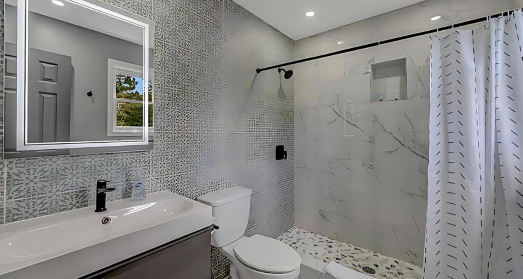 Peaceful Pocono Home With Hot Tub, Gym, & Office Long Pond المظهر الخارجي الصورة