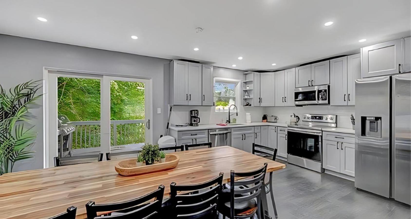 Peaceful Pocono Home With Hot Tub, Gym, & Office Long Pond المظهر الخارجي الصورة