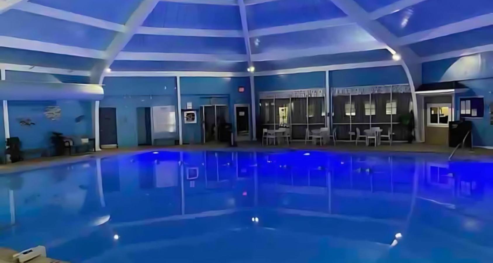 Peaceful Pocono Home With Hot Tub, Gym, & Office Long Pond المظهر الخارجي الصورة
