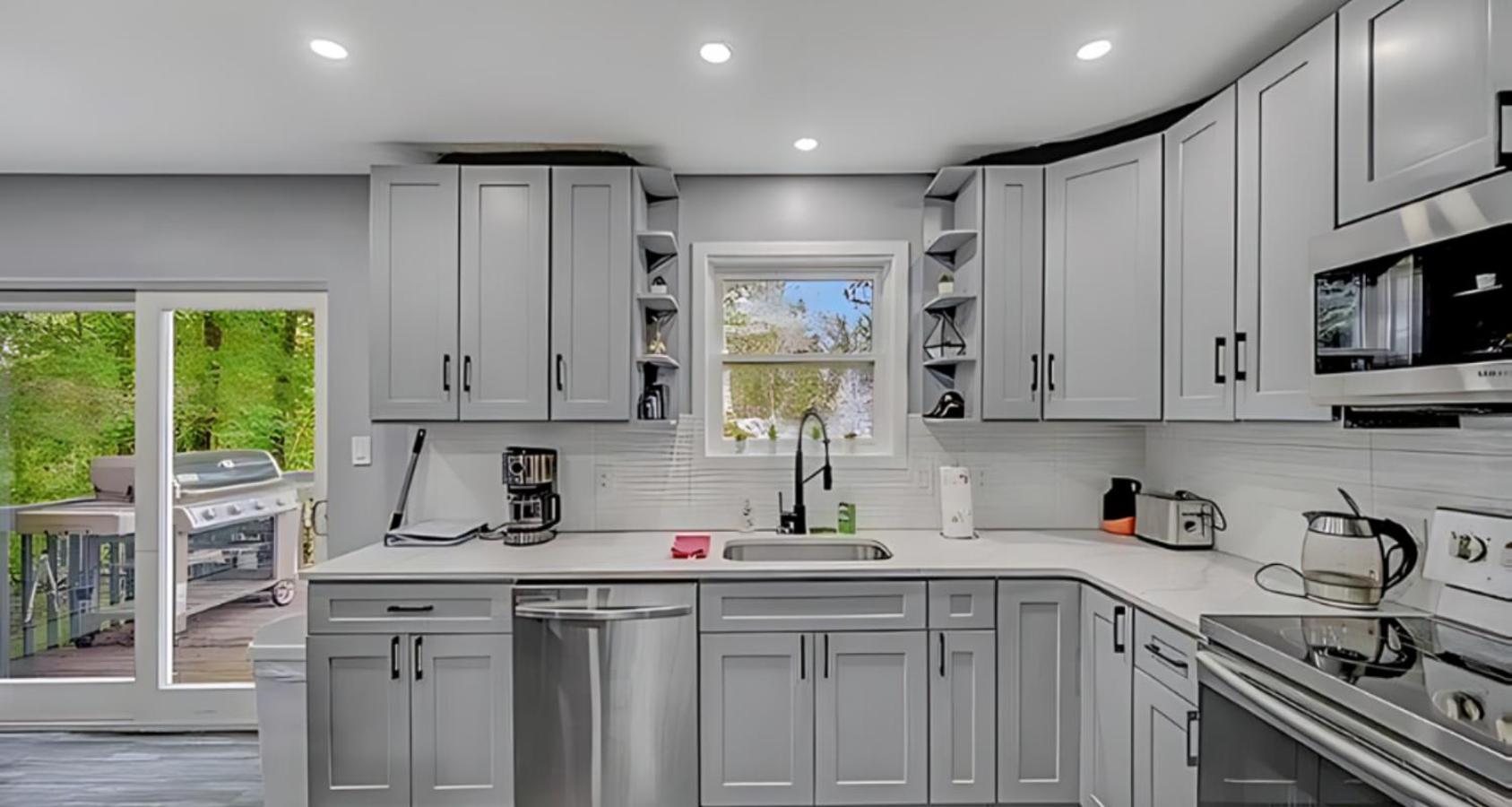 Peaceful Pocono Home With Hot Tub, Gym, & Office Long Pond المظهر الخارجي الصورة