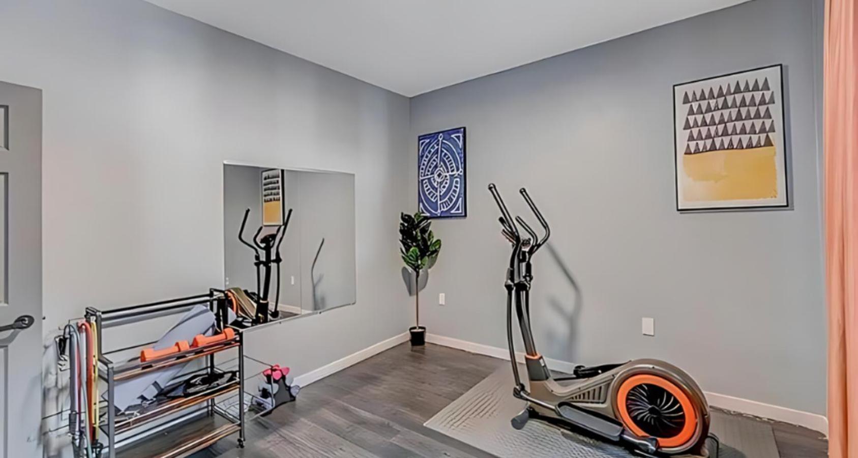 Peaceful Pocono Home With Hot Tub, Gym, & Office Long Pond المظهر الخارجي الصورة